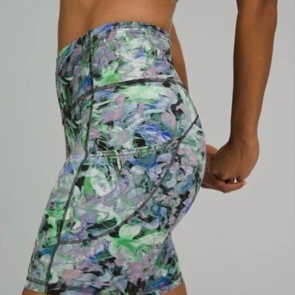 Fast and Free High-Rise Short 8" in Rapid Flourish Multi - Picture 4 of 4